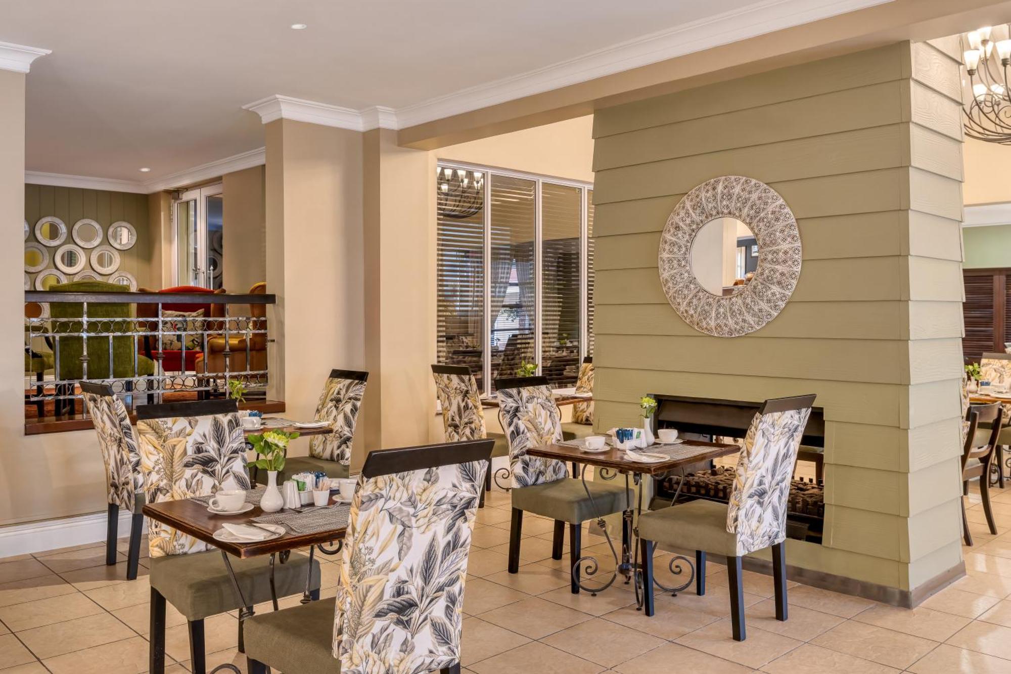 Protea Hotel by Marriott Nelspruit Mbombela Exteriör bild