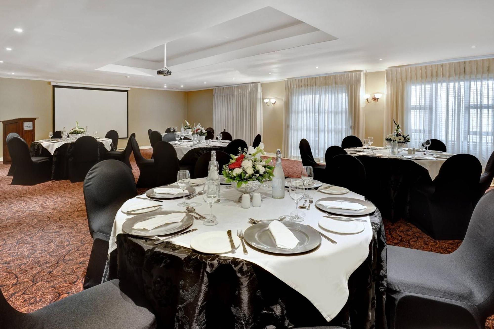 Protea Hotel by Marriott Nelspruit Mbombela Exteriör bild