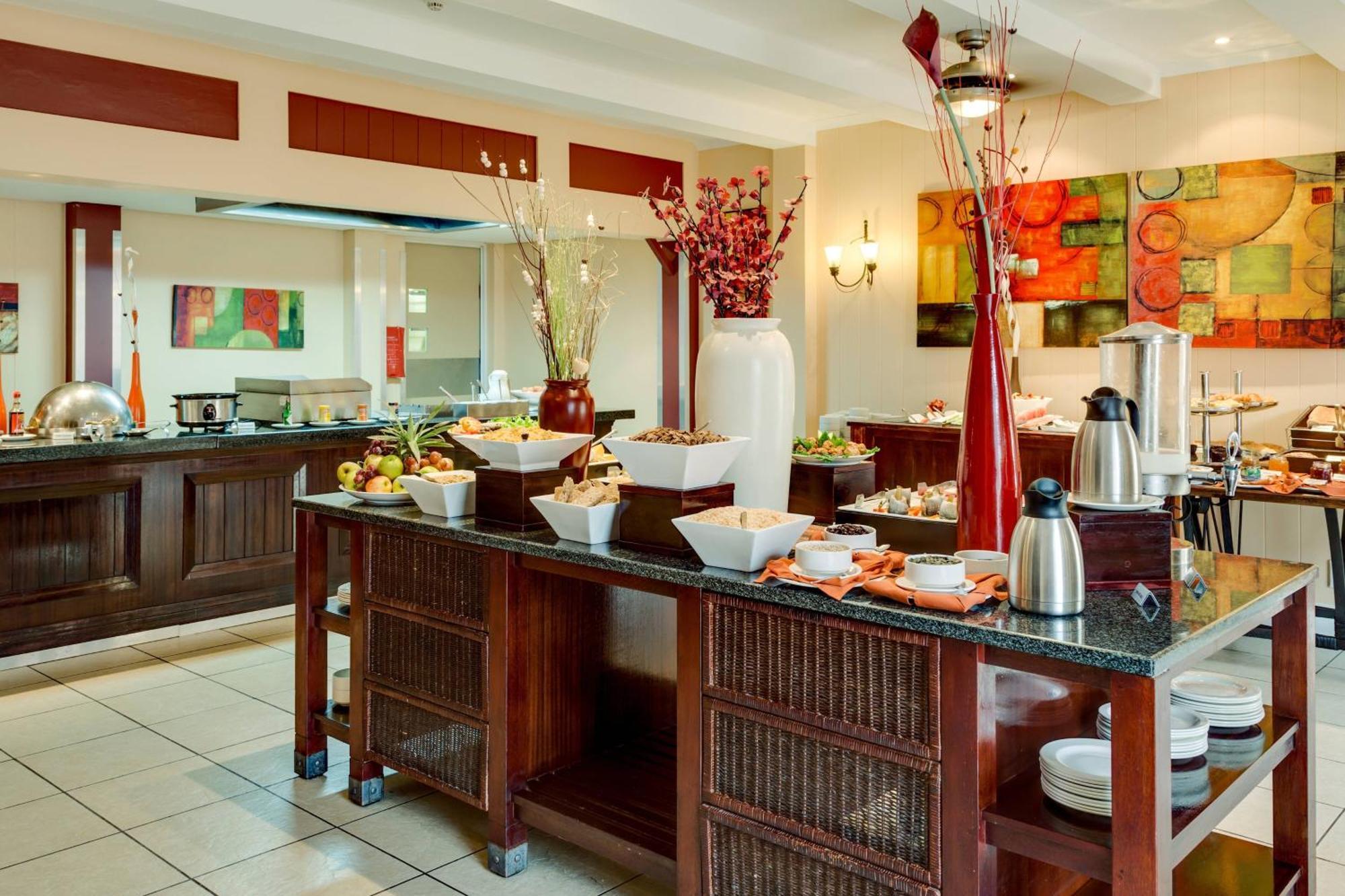 Protea Hotel by Marriott Nelspruit Mbombela Exteriör bild