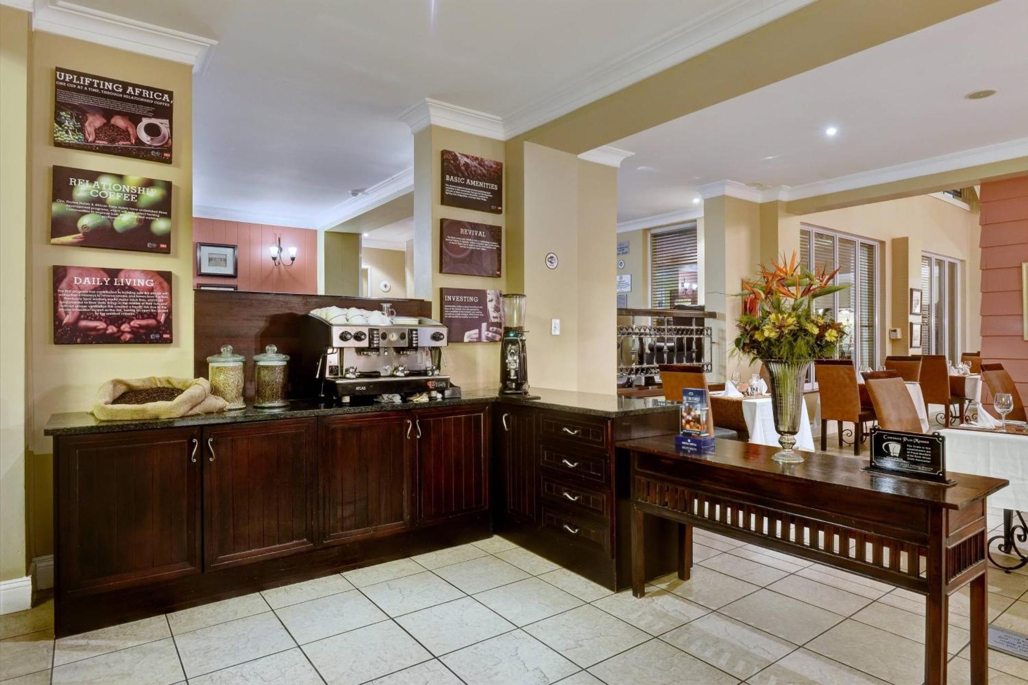Protea Hotel by Marriott Nelspruit Mbombela Exteriör bild
