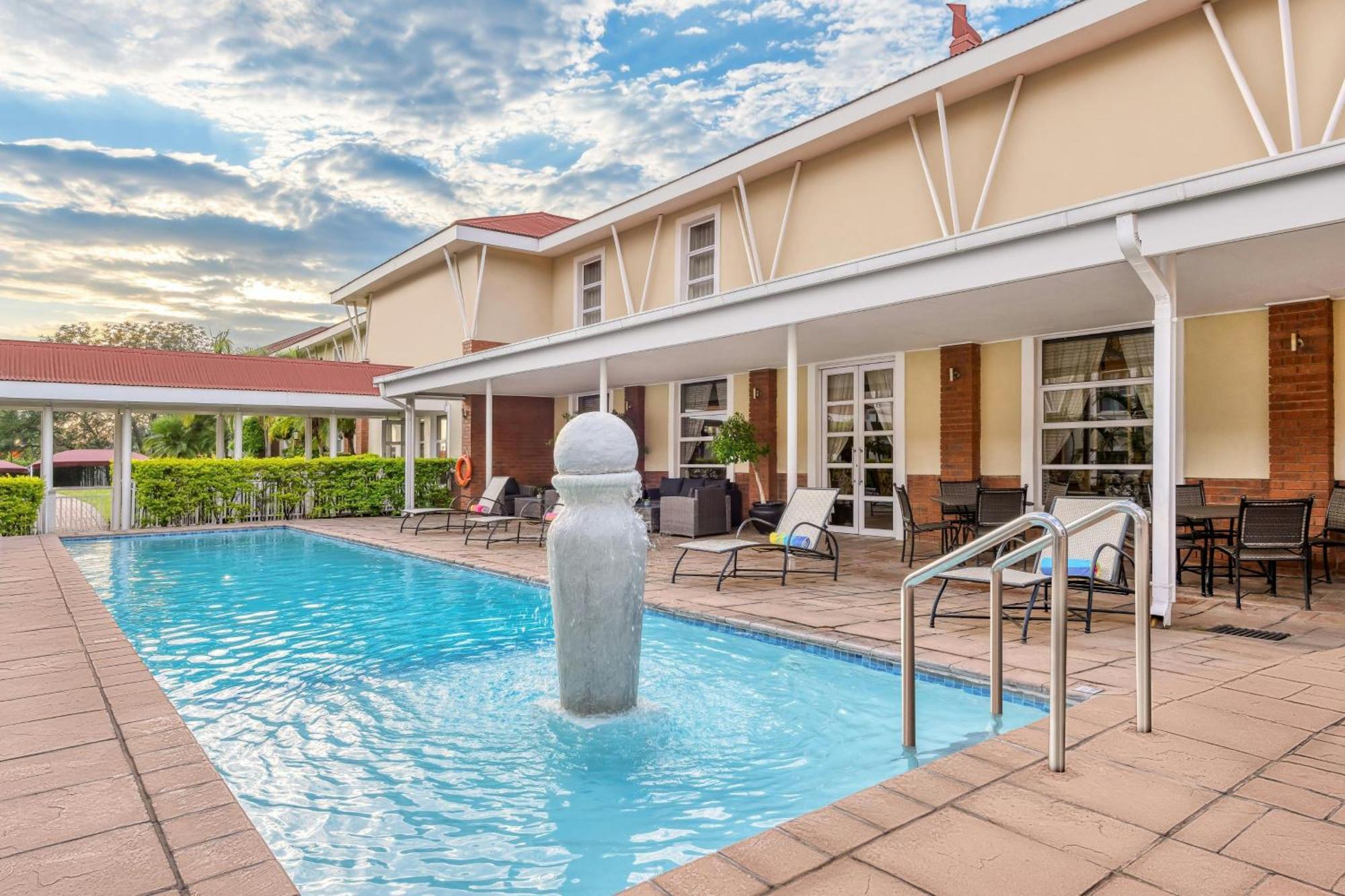 Protea Hotel by Marriott Nelspruit Mbombela Exteriör bild