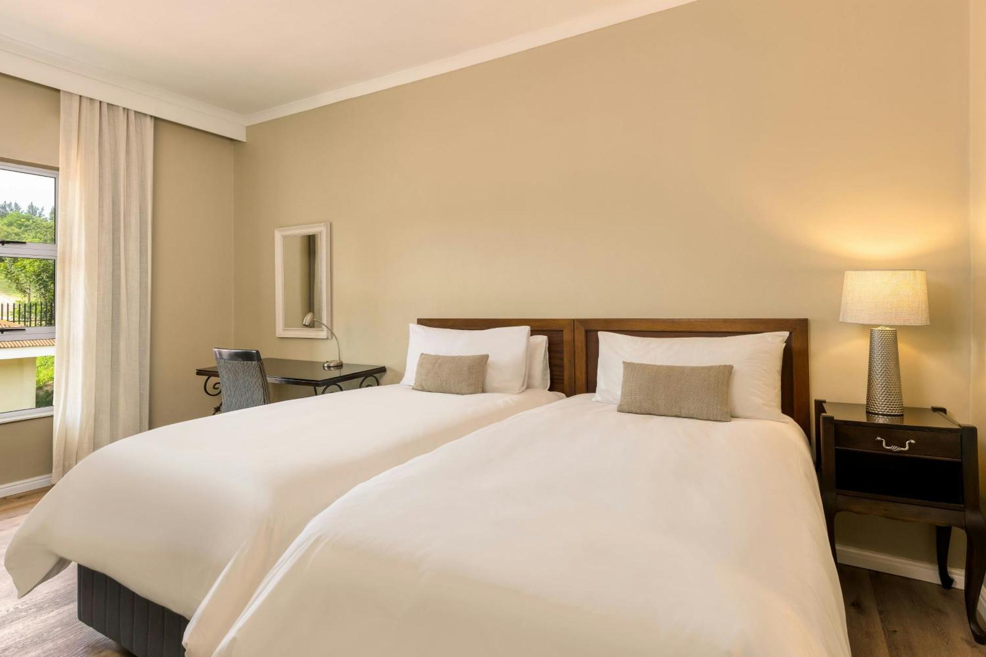 Protea Hotel by Marriott Nelspruit Mbombela Exteriör bild